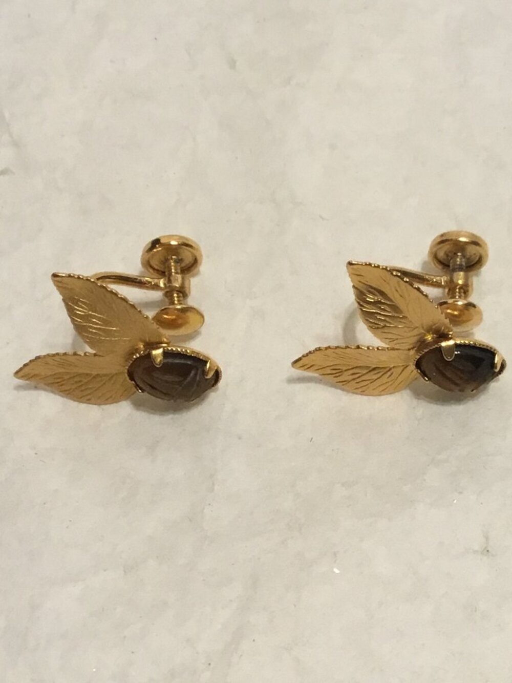 Vintage & gorgeous pair of 1/20 12K gold filled scarab screw on earrings